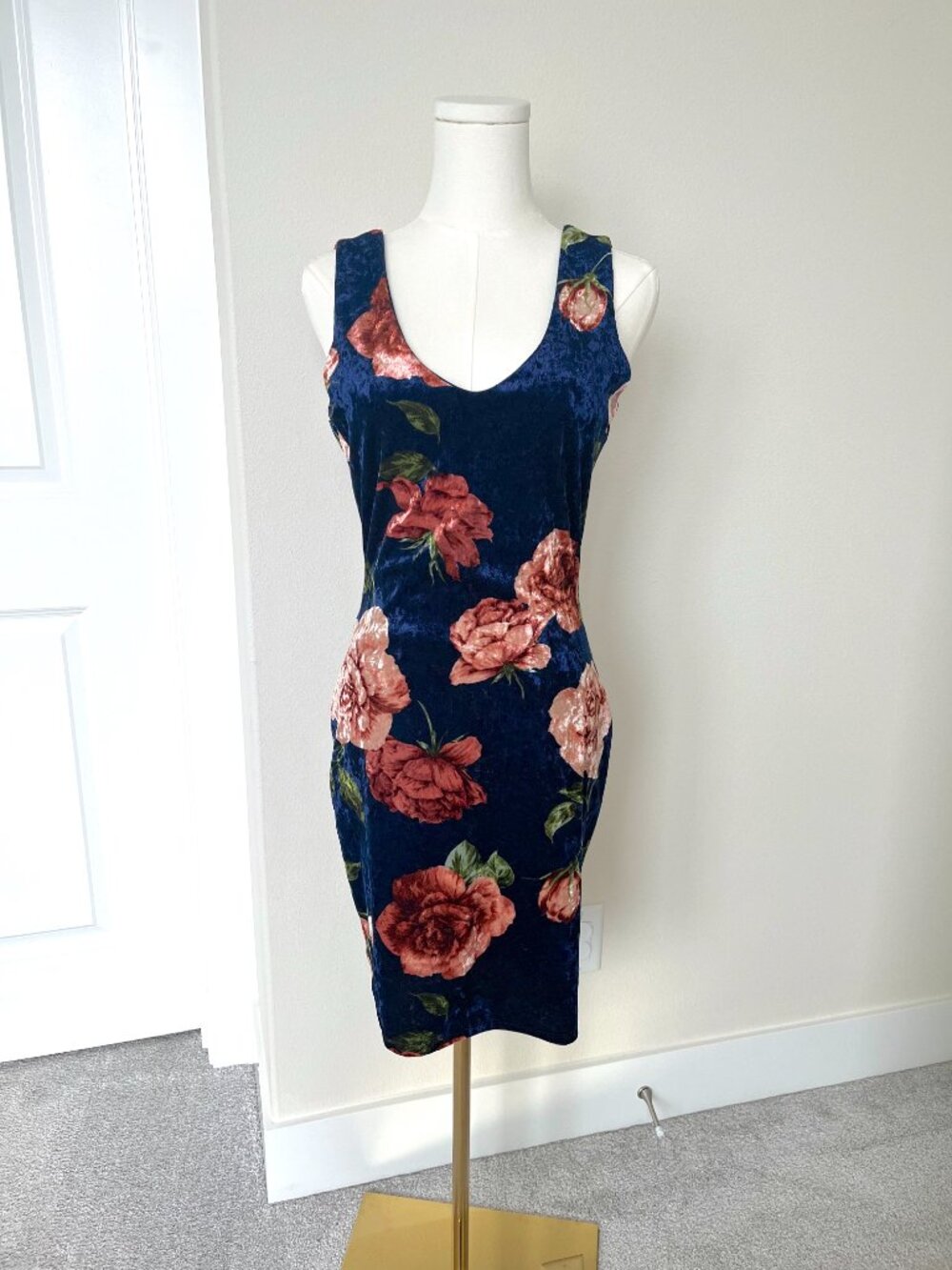 Vintage Retro Glam Crushed Velvet Blue Cocktail Dress with Roses - Size M